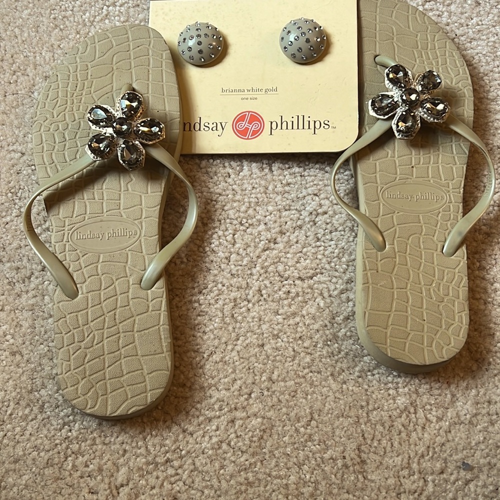 Lindsay Phillips - like new - high quality flip flops.🩴 Worn only a few times